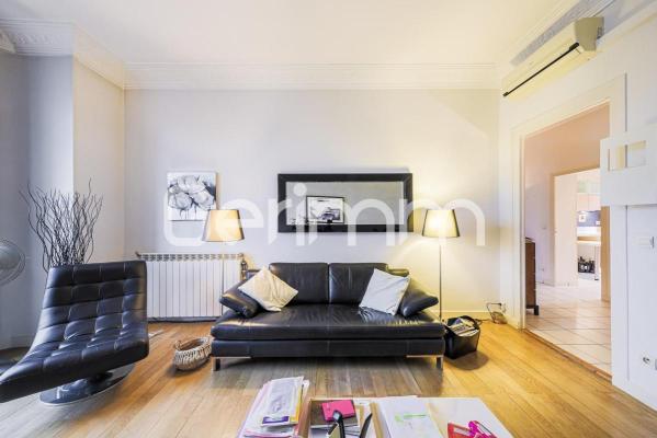 Vente - Appartement - 3 pièces + cuisine - 78 m² - 219 000 € -