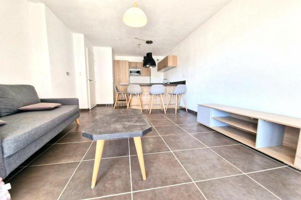 83300 DRAGUIGNAN APPARTEMENT TYPE 2 AU CALME  TOUT EN ÉTANT