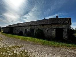 Maison en pierre à rénover Brux