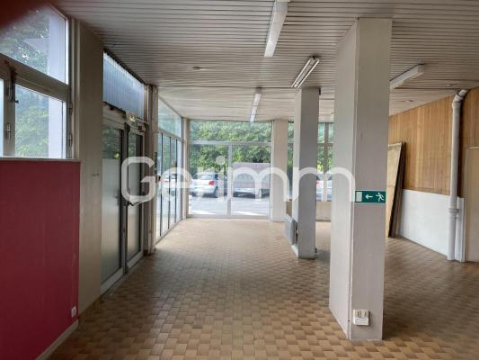 Location - Local professionnel - 118 m² - 10 500 €/an HC HT -