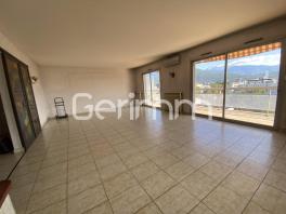 Vente - Appartement - 3 pièces + cuisine - 96 m² - 290 000 € -