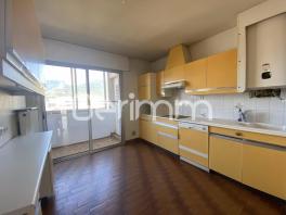 Vente - Appartement - 3 pièces + cuisine - 96 m² - 290 000 € -