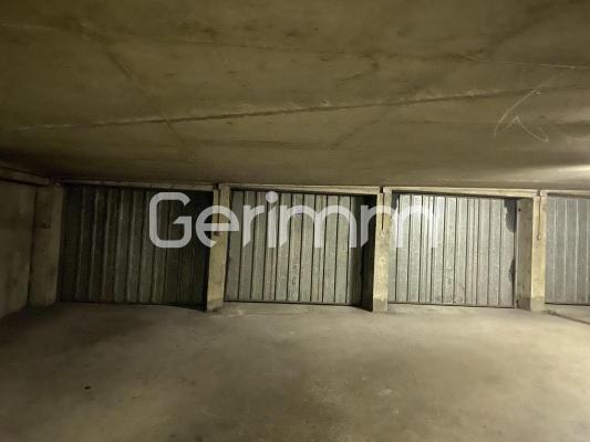 Location - Garage - 12 m² - 121 €/mois C.C - GRENOBLE - 20 RUE