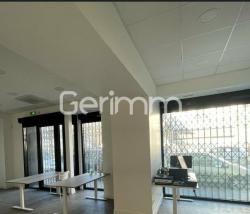 Location - Local commercial - 60 m² - 8 400 €/an HC HT -