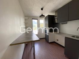 Vente - Appartement - 3 pièces + cuisine - 56 m² - 80 000 € -