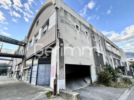 Vente - Emplacement parking couvert - 12 m² - 5 000 € -