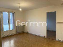 Location - Appartement - 3 pièces + cuisine - 50,30 m² -