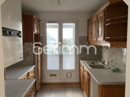 Location - Appartement - 3 pièces + cuisine - 50,30 m² -