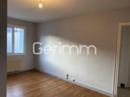 Location - Appartement - 2 pièces + cuisine - 45,66 m² -