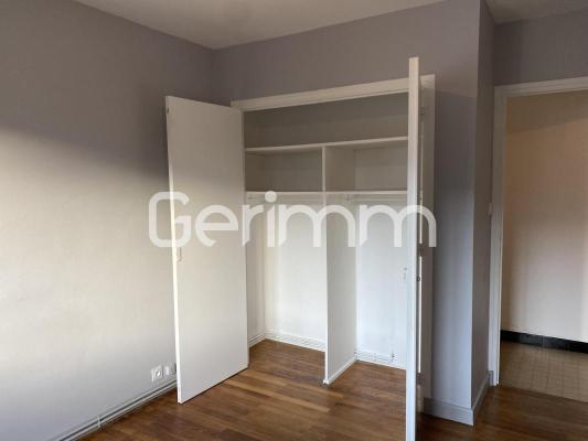 Location - Appartement - 2 pièces + cuisine - 45,66 m² -