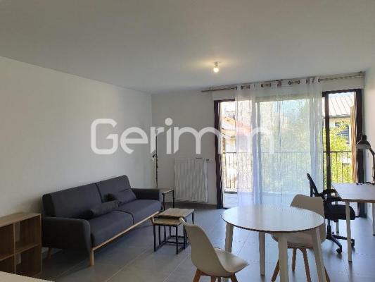 Location - Appartement - 2 pièces + cuisine - 48,40 m² -