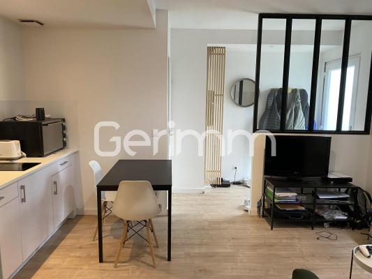 Location - Appartement - 2 pièces + cuisine - 31,66 m² -