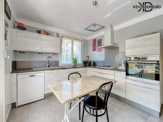 Maison de 140 m² sur un terrain de 785 m² à AUBENAS