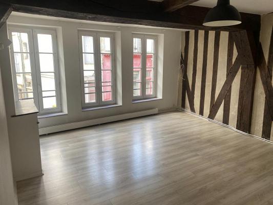 APPARTEMENT F3 DE 94 M2