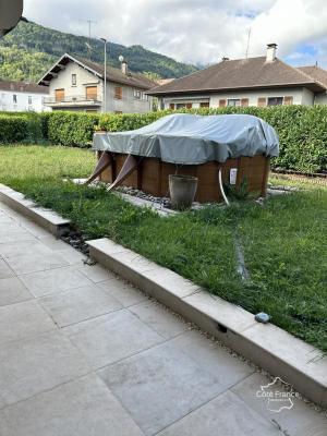 Magnifique Appartement avec Terrasse et Piscine en Rez-de-Ja