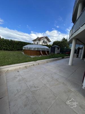 Magnifique Appartement avec Terrasse et Piscine en Rez-de-Ja