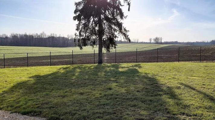 Propriété de luxe  : villa (ancienne ferme) avec hangar et etang