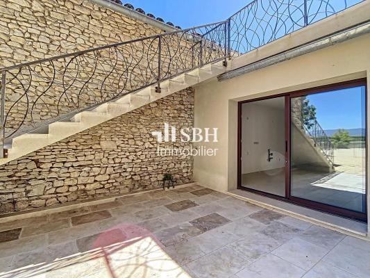 Appartement Rénové au Premier Étage d'un Mas Traditionnel avec Terrasse et petite parcelle agricole