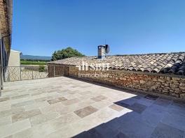 Appartement Rénové au Premier Étage d'un Mas Traditionnel avec Terrasse et petite parcelle agricole