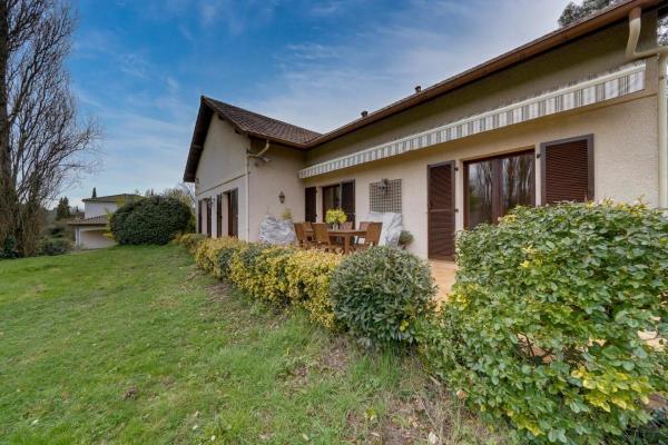 Belle maison dans un cadre verdoyant à Gradignan