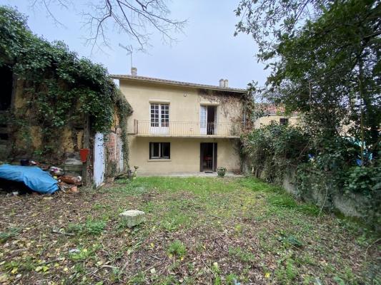 MAISON DE VILLE TYPE T5  DE 140 M2 AVEC GARAGE ET JARDIN