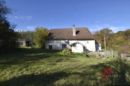 Maison de village à rénover, idéalement située au calme dans