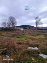 Terrain constructible de 900 m²  situé au Pertuis