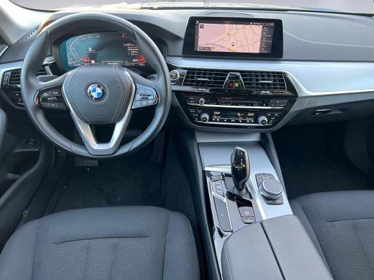 BMW 520d (G31) TOURING 520DA XDRIVE 190 LOUNGE