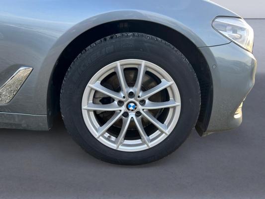 BMW 520d (G31) TOURING 520DA XDRIVE 190 LOUNGE