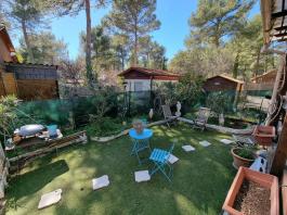 Mobil-home-chalet sur terrain de loisir au Castellet