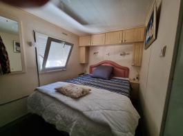 Mobil-home-chalet sur terrain de loisir au Castellet