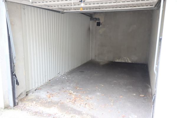 Garage/box