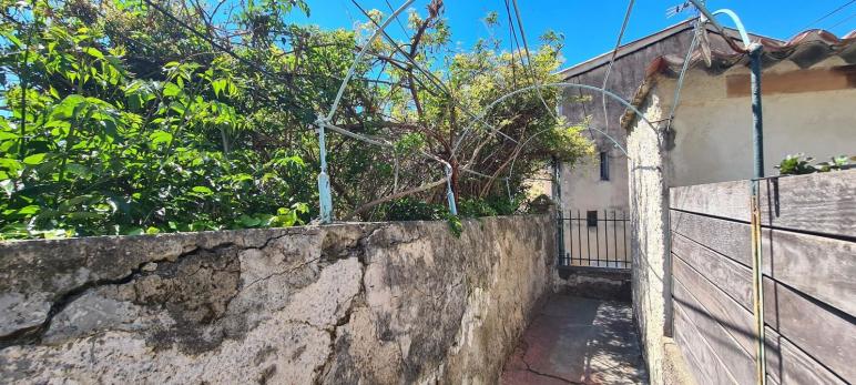 T3 de 50 m² avec  terrasse à Aubagne