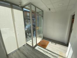 LOCAL COMMERCIAL DE 50 M2 AVEC VITRINE