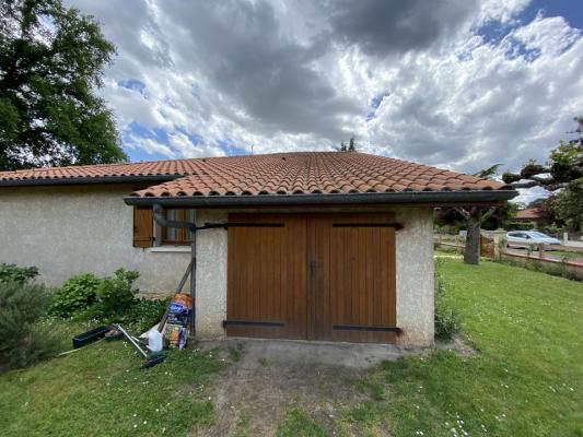 MAISON RECENTE AVEC JARDIN ET PISCINE