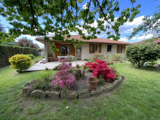 MAISON RECENTE AVEC JARDIN ET PISCINE