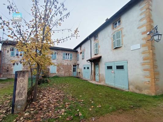 A AZE PROCHE MACON EN BOURGOGNE ENSEMBLE IMMOBILIER 6 PIECES DE