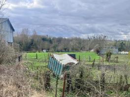 Maison Individuelle avec Grange et dépendances à HOUDAIN-LES-BAVAY