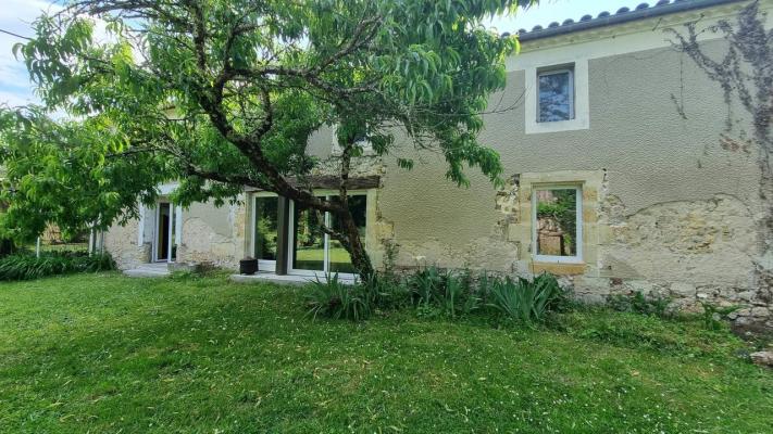 Maison Propriété et appartements sur  2.5 hectares