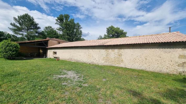 Maison Propriété et appartements sur  2.5 hectares