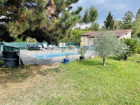 Annonce immobilière : Maison d'exception avec piscine et pool