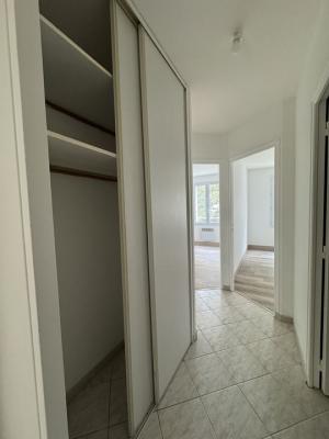 Appartement F3 avec balcon et parking privé