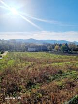 Terrain viabilisé, 1600m² à prosimité du bourg de