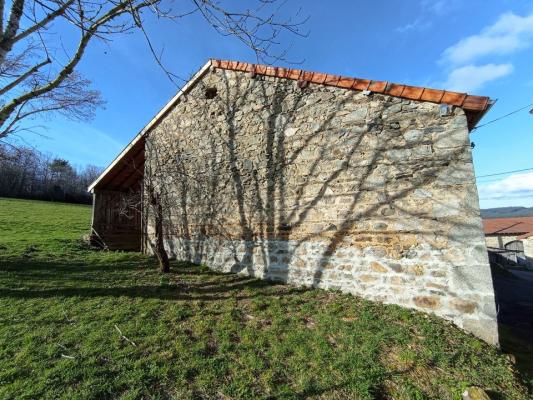 Maison de campagne et sa grande grange !!