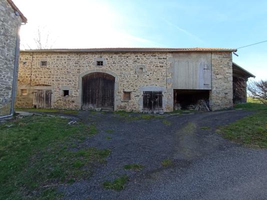 Maison de campagne et sa grande grange !!