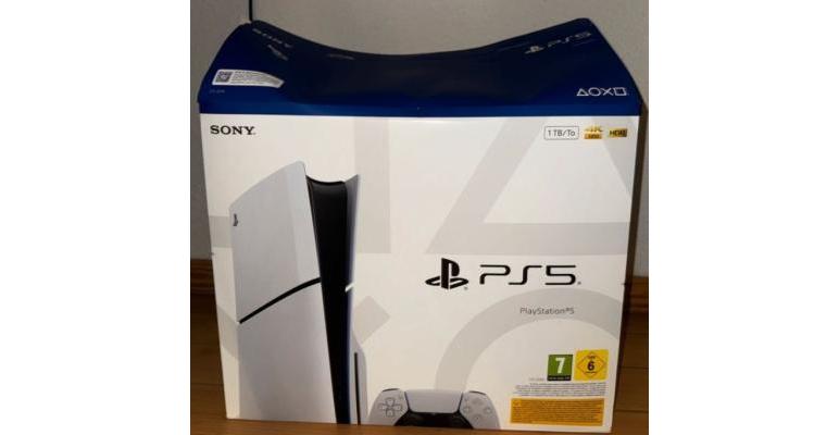 Je vends ma PlayStation 5 Slim (version disque, 1 To).