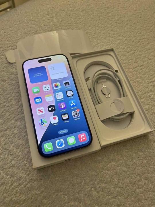 iPhone 16 Pro Natural Titanium