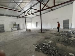 Local commercial de 140 m2 sur Saint Denis