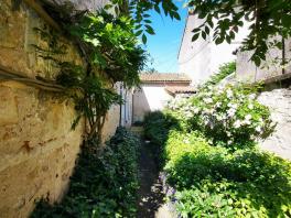 Maison avec jardin Civray proche des commerce