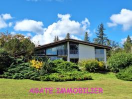 MAISON D ARCHITECTE SUR LE BORD DU CIRON  AVEC PISCINE A VENDRE